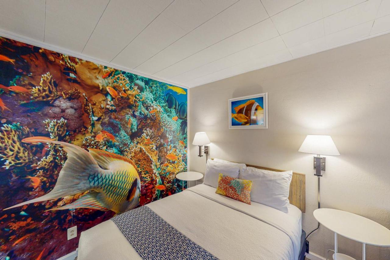 Lamplighter Inn - Tropical Fish Cove And Octopus Encounter 班登 外观 照片