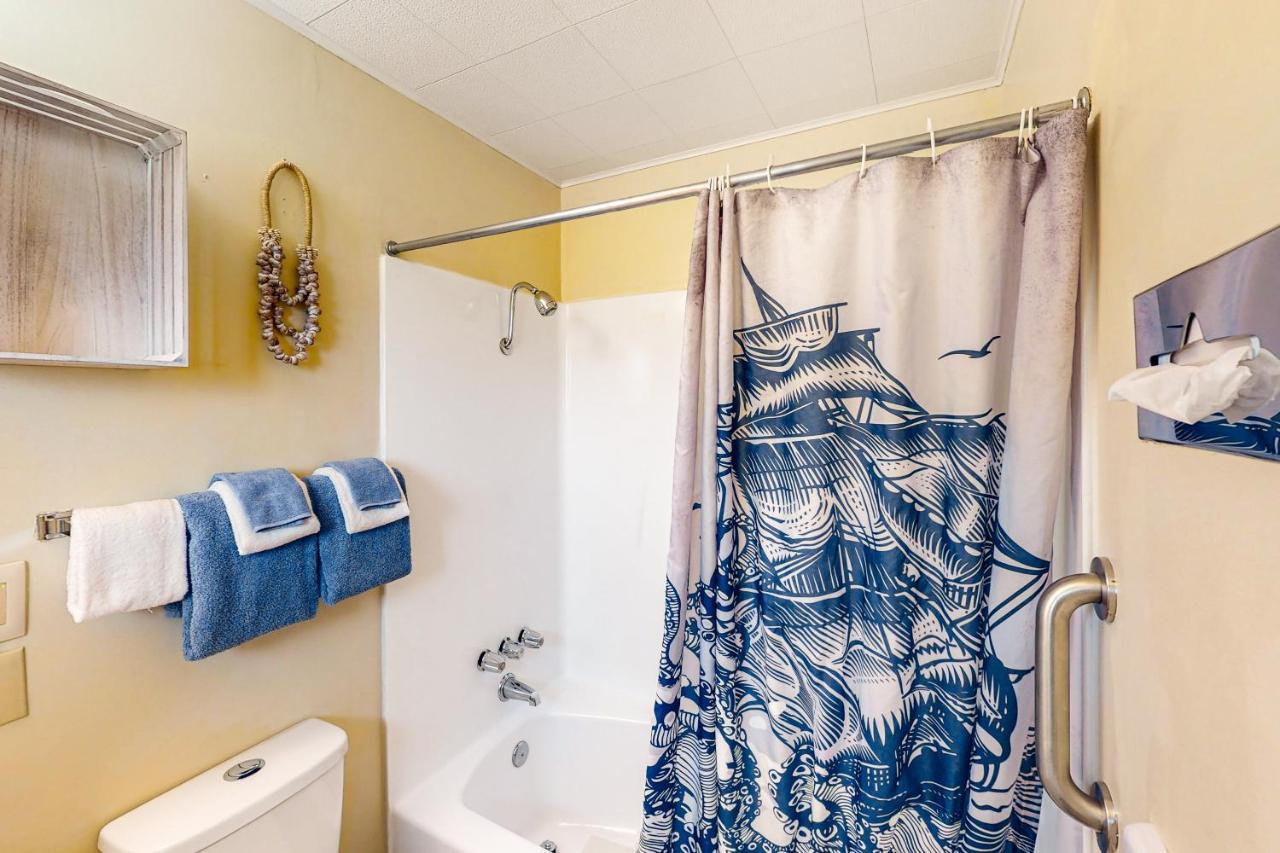 Lamplighter Inn - Tropical Fish Cove And Octopus Encounter 班登 外观 照片