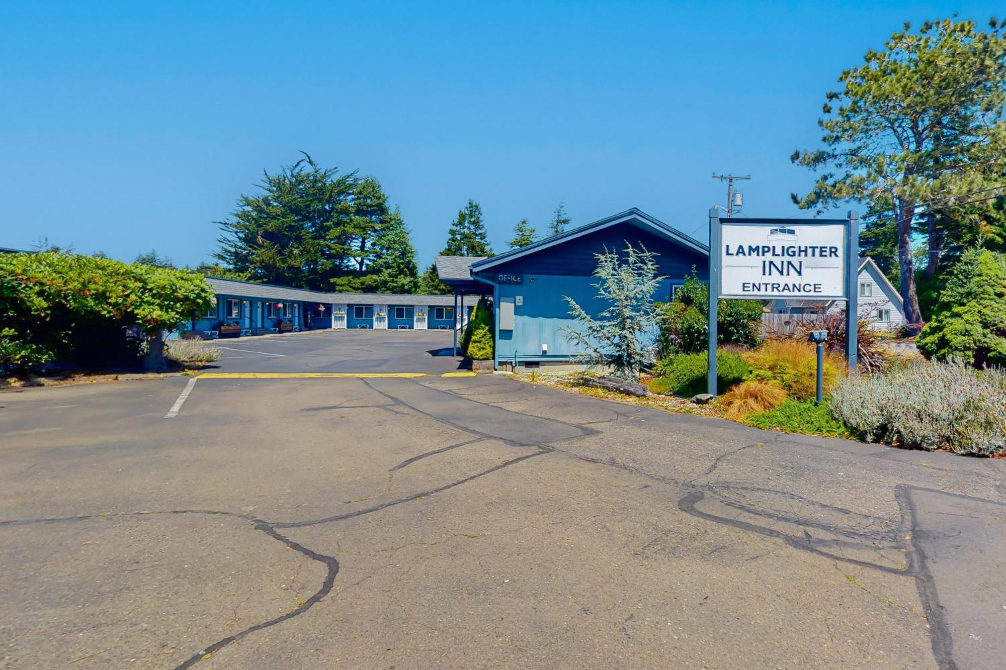 Lamplighter Inn - Tropical Fish Cove And Octopus Encounter 班登 外观 照片